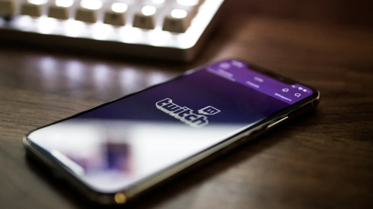 Amazon e Twitch são processadas por usar lives sem permissão para treinar IA