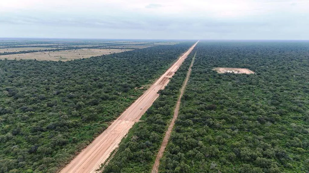 Asfalto avança no Chaco e aproxima Mato Grosso do Sul do Oceano Pacífico