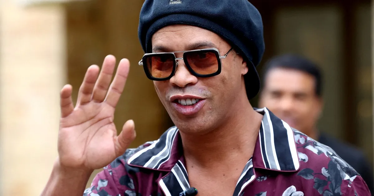 ¡Vuelve Ronaldinho! El astro brasileño regresa del retiro para jugar en un equipo de la Serie C de Italia