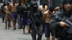 'As gangues, as armas e a batalha pelo Brasil': jornal britânico destaca protagonismo da violência de facções criminosas na eleição