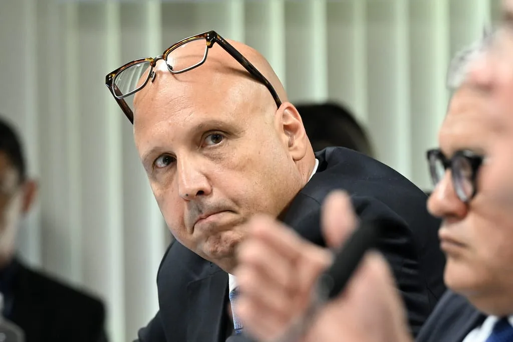 Daniel Vorcaro teria atuado para manter Otto Lobo na presidência da CVM, mostram mensagens
