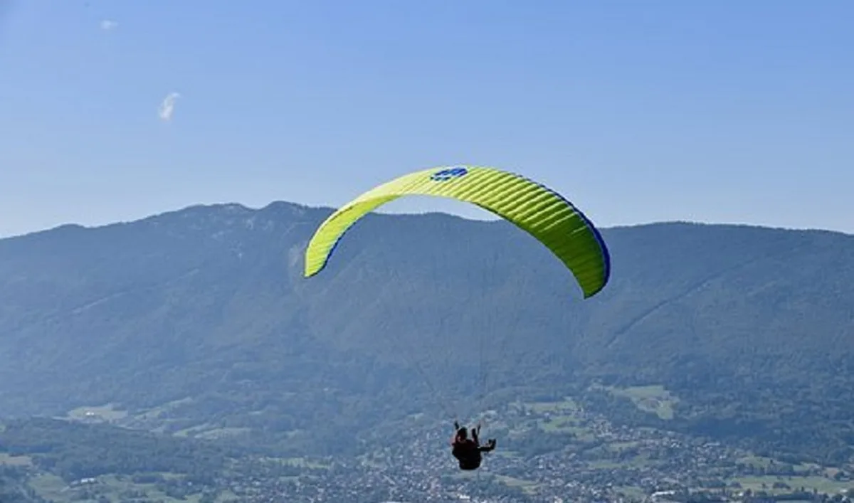 Ciudadano israelí de 23 años murió en un accidente de parapente en Bello, Antioquia: investigan si los fuertes vientos provocaron la caída