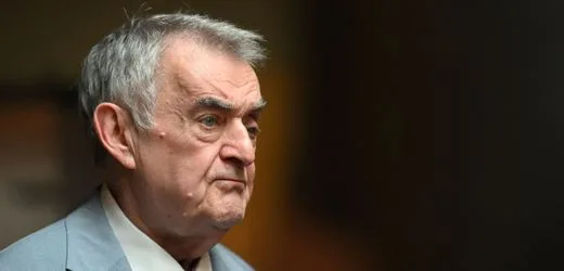 Nordrhein-Westfalen: Innenminister Herbert Reul ist »gesund und munter, aber sprachlich etwas lädiert«
