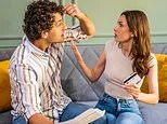 The script to help you shut down a gaslighter, according to a psychologist
