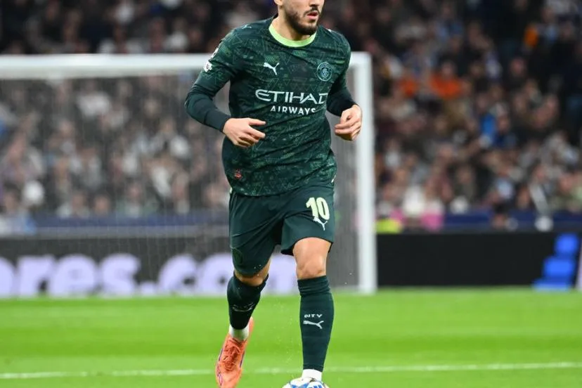 « Il pourrait avoir le profil de Kevin De Bruyne d'ici deux ans » : le processus de recrutement de Rayan Cherki à Manchester City dévoilé