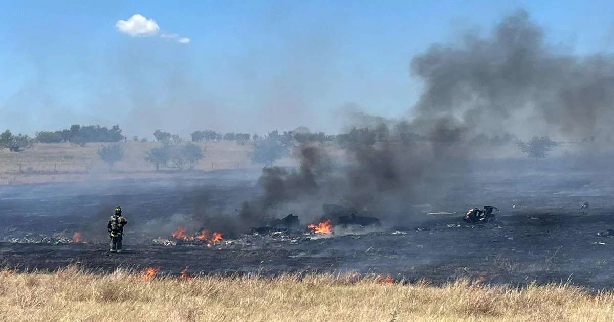 2 killed as Apache helicopter from Fort Hood crashes in Salado, Texas