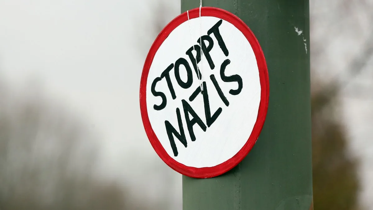 Kampf gegen rechts: Verein mit Konter-Aktion zu rechtsextremem Shop zufrieden