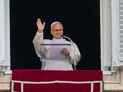 "Heikle Phase" sei überstanden: Papst spricht wenige Tage nach Lungen-OP zu Tausenden Gläubigen