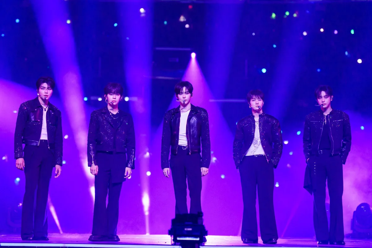 K-Pop Stars ZEROBASEONE Brought ‘SexyBack’ To 2026 KCON LA