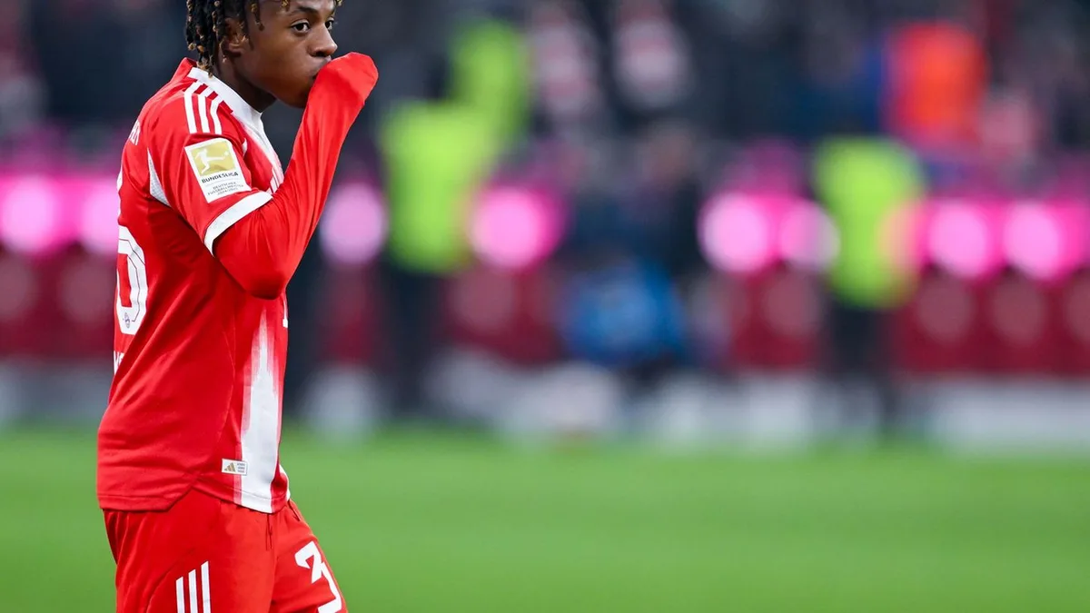 Fußball-Bundesliga: FC Bayern gibt Talent Mike ab und leiht Zaragoza aus