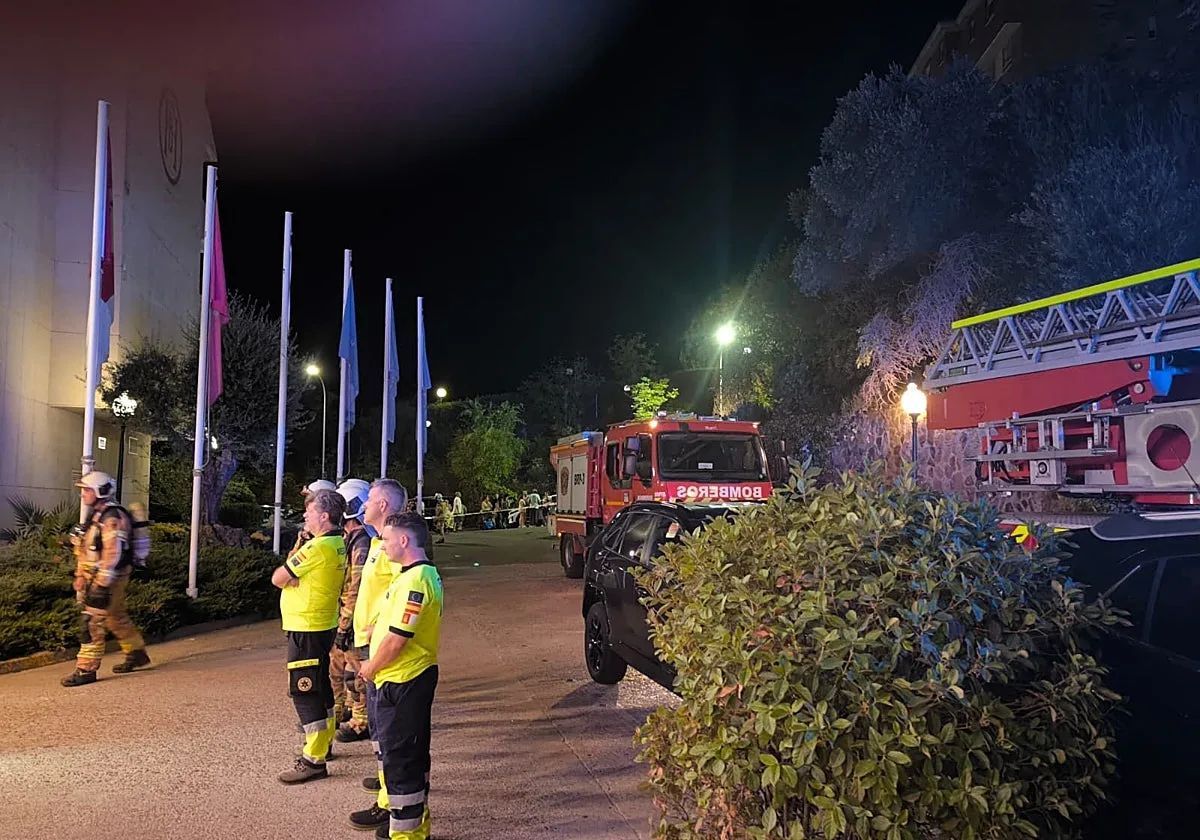 Desalojan a 608 personas del hotel Beatriz de Toledo por un incendio en un cuadro eléctrico