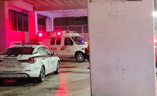 Asesinan de varios disparos a hombre en Iztacalco; víctima habría forcejeado con sus agresores