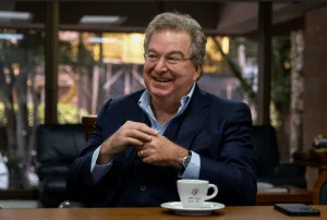 Bilionário colombiano deve receber US$ 500 milhões com petróleo da Venezuela