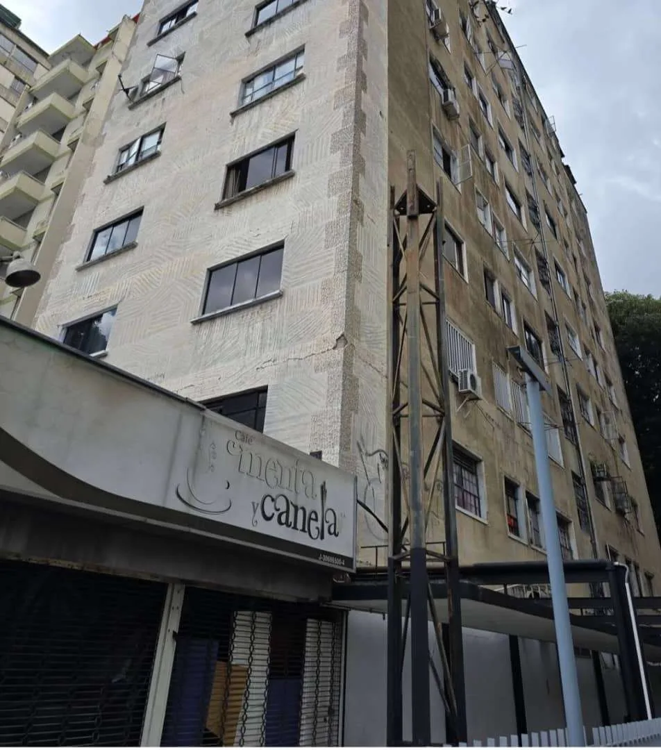Inspeccionan edificios de La Floresta en Chacao
