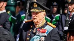 Morto aos 89 anos, rei da Noruega era casado com plebeia e considerado reformista