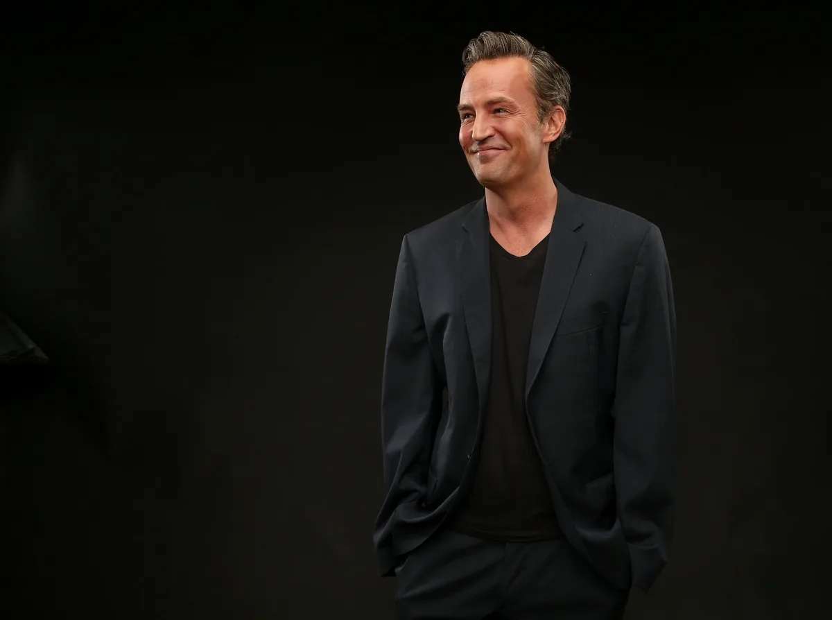 Netflix estrenará una docuserie sobre la vida de Matthew Perry coincidiendo con el aniversario de su muerte