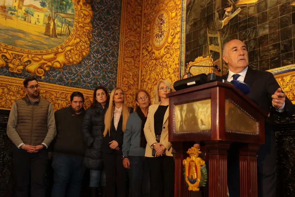 Una nueva denuncia por agresión sexual señala al alcalde de Algeciras, que no dimite y dice que se presentará a la reelección