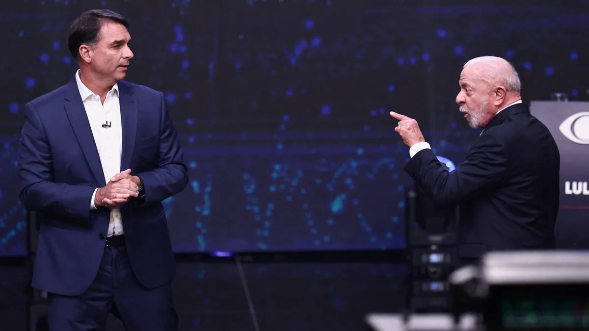 “¿Ya pediste prestada la motosierra de Milei?”: la chicana de Lula da Silva a Flávio Bolsonaro durante el debate en Brasil