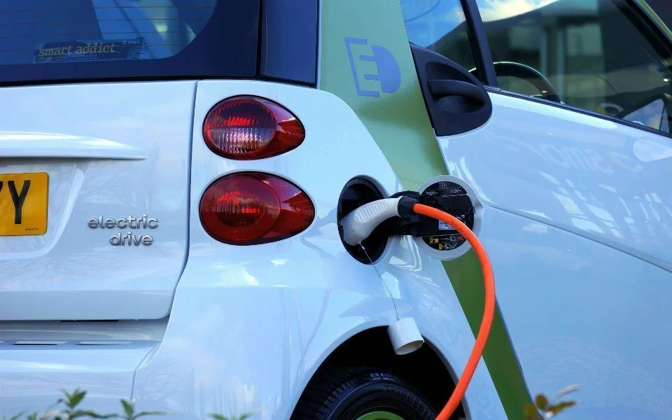 Procura por veículos elétricos aumentou 23% em setembro