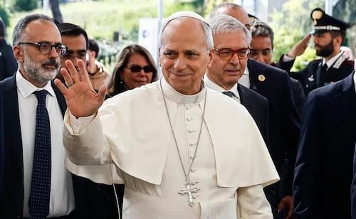 León XIV "pasó una noche tranquila" tras cirugía y evoluciona favorablemente; tiene el tipo más común de cáncer de pulmón: Vaticano