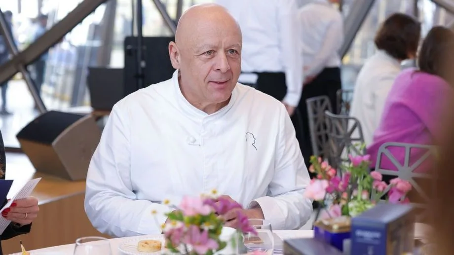 Le restaurant est-il devenu un luxe ? "Le ticket d'entrée est autour de 25 euros", alerte Thierry Marx