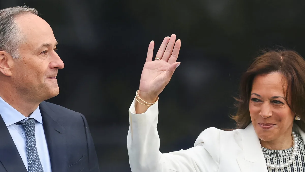 Top Dem’s 2028 Plans Hit a Snag Close to Home