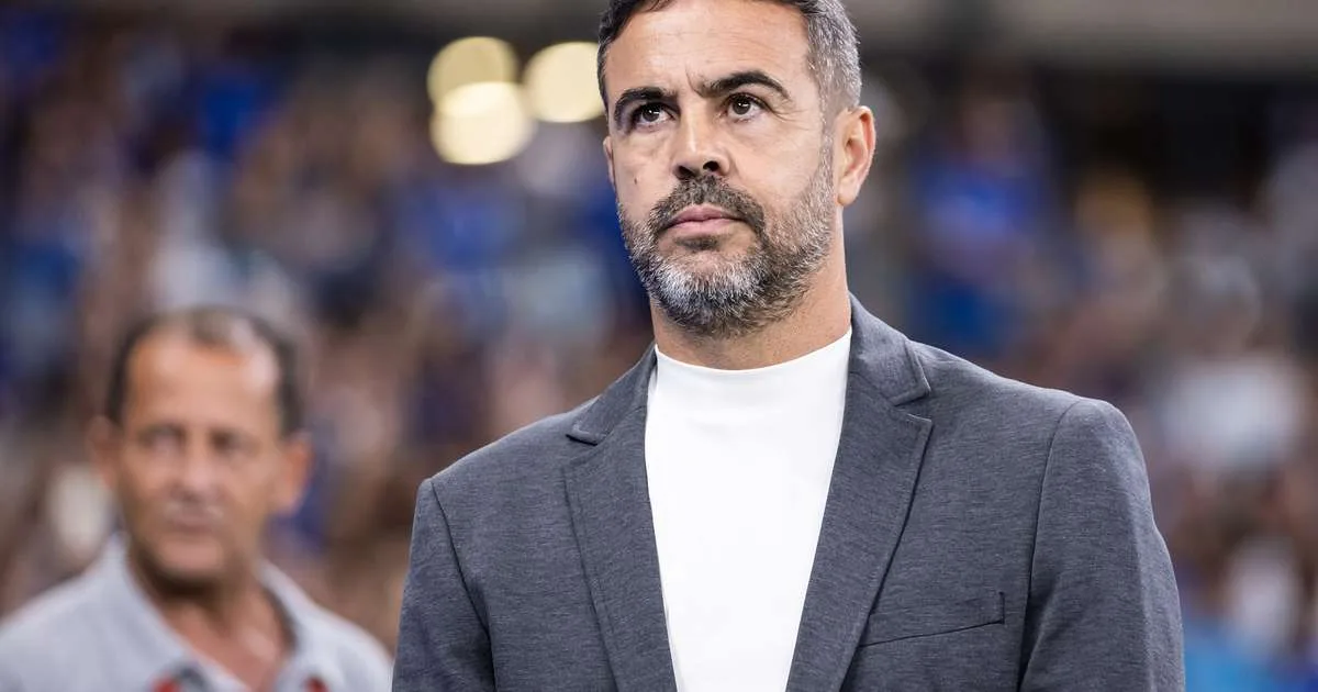 "Fomos penalizados pela primeira parte fraca que fizemos": afirma Artur Jorge após derrota para o Santos