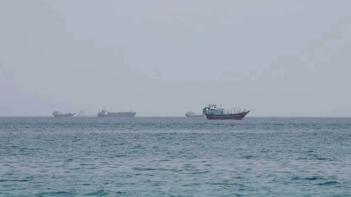 Oil prices hold steady as Hormuz shipping slows while Iran-US peace talks stall