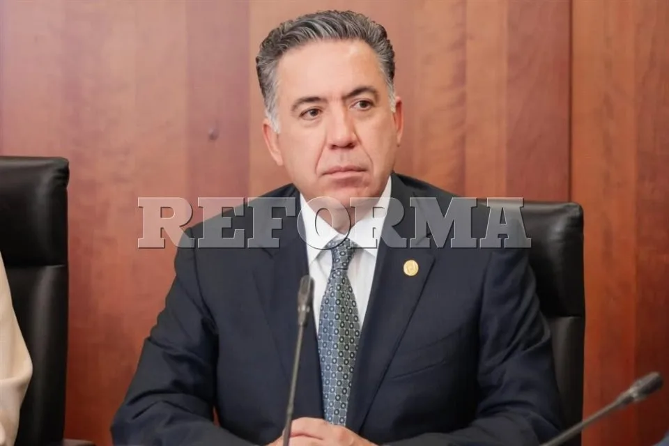 Deja Inzunza bancada de Morena; ejercerá como independiente