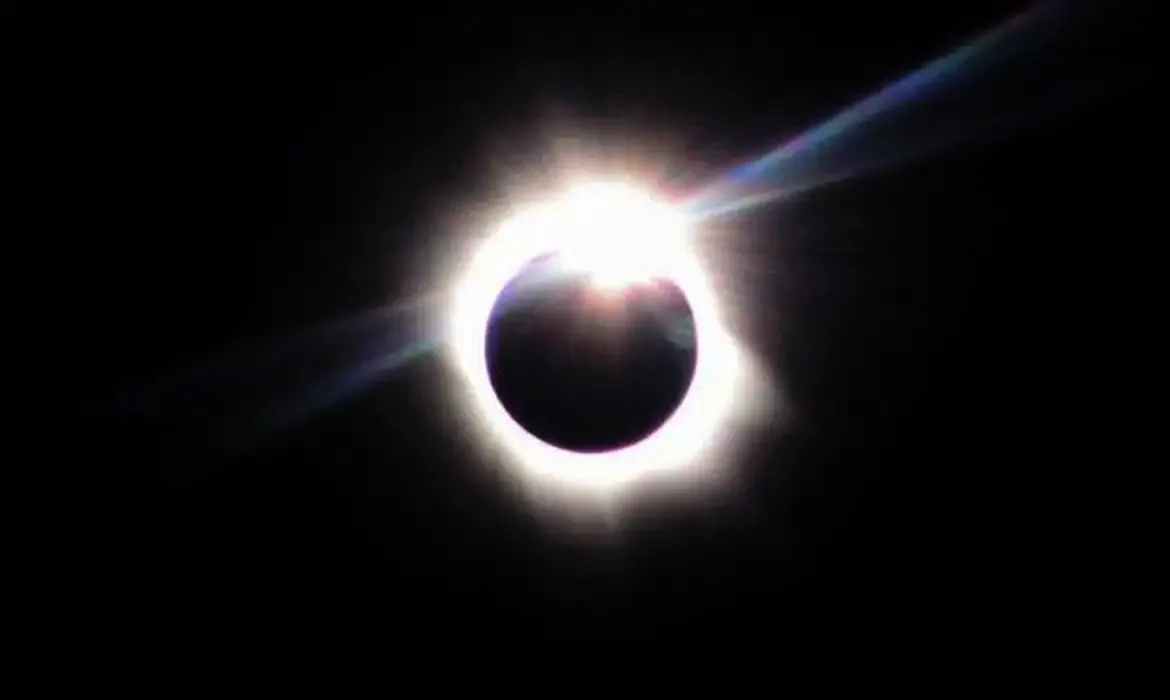 Eclipse solar total ocorre na Europa; veja detalhes do fenômeno
