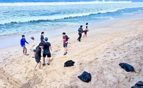 Por "Simon", limpian casi dos toneladas diarias de residuos en playas de Mazatlán; fenómeno genera oleaje de hasta 5 metros de altura