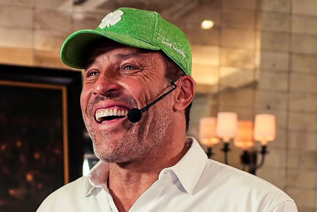 Tony Robbins, experto en crecimiento personal: “Todos somos egoístas a veces, pero si te quedás en el egoísmo, sufrís”