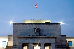 Treasuries: Bessent dobra recompra de dívida após rendimentos atingirem máximas