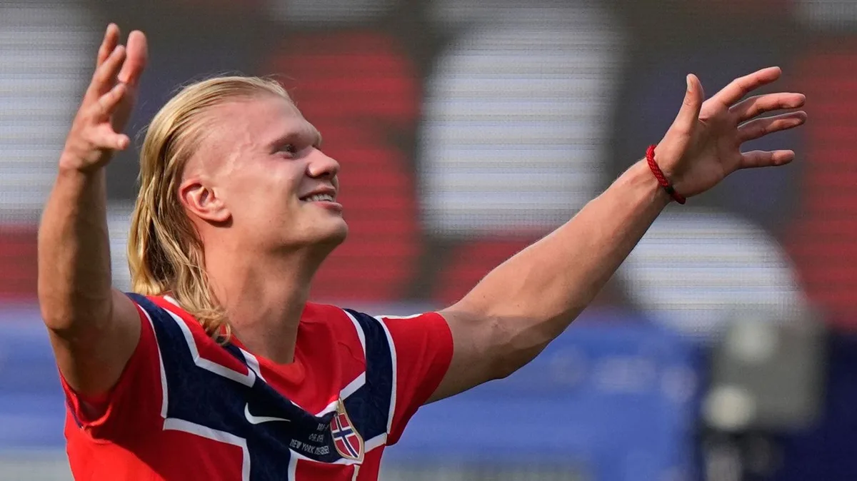 Fußballstar: Haaland trennt sich von blonder Mähne – so fallen die Reaktionen aus