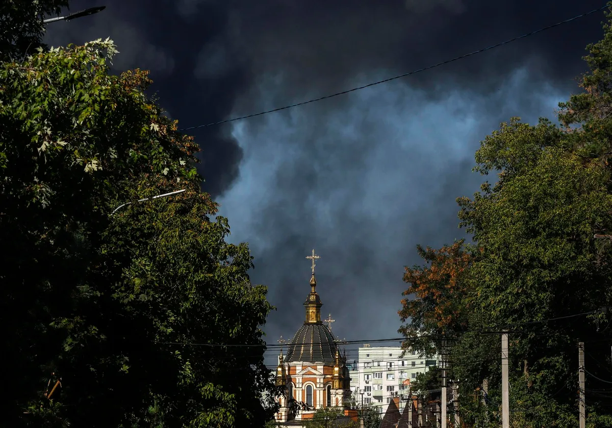 Ataque ruso contra almacén con munición dejó decenas de muertos y heridos en Ucrania