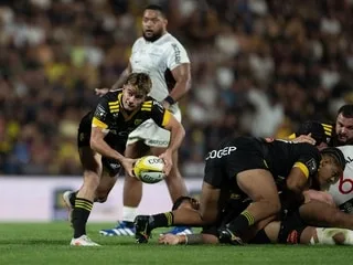Top 14. Privé de Nolann Le Garrec à Toulon, le Stade rochelais fait confiance à Valentin Bouju, demi de mêlée de 18 ans