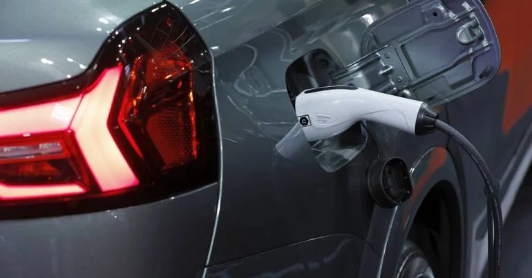 Exportação de carros elétricos e hídridos sobe 10% na UE