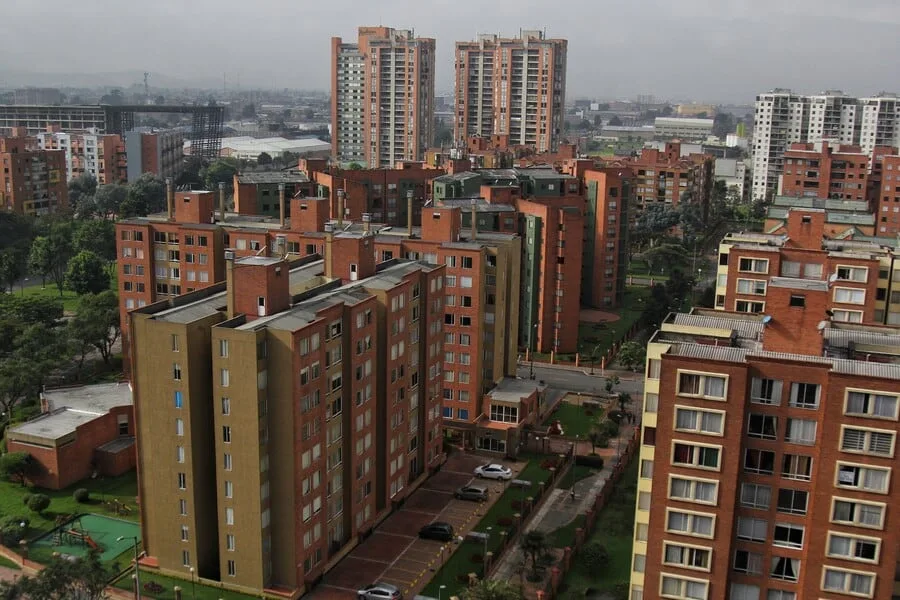 Multa por hacer una fiesta en casa: esto dicen el Código de Policía y las normas de ruido