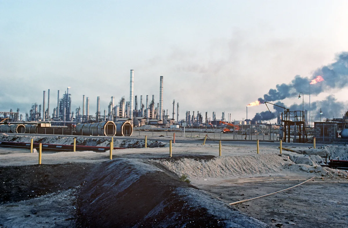Un petróleo en 150 dólares, el nuevo escenario extremo tras el cierre del oleoducto saudí