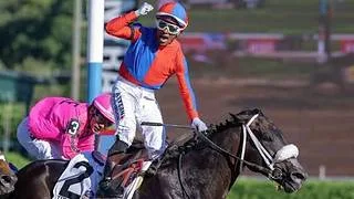 Hymn aguantó la atropellada y conquistó el Forego Stakes (G1) con un inspirado Ricardo Santana Jr.