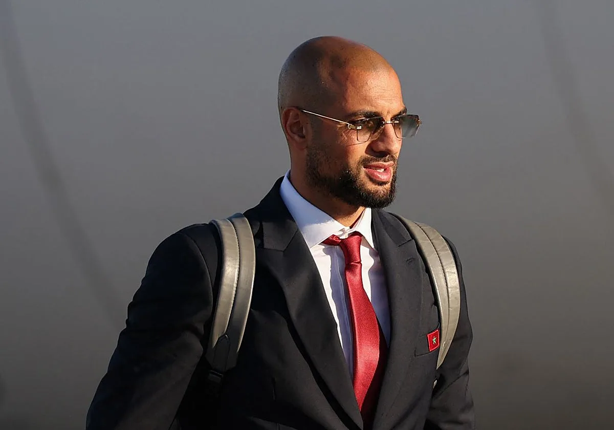 El Fenerbahçe hace oficial la rescisión del contrato de Amrabat, que es agente libre