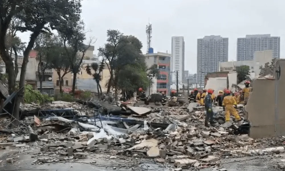 Sobe para 3 o número de mortos em desabamento de prédio na zona leste de SP