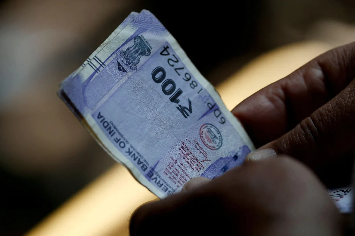 Rupee rises 4 paise to 95.40 against US dollar during early trade