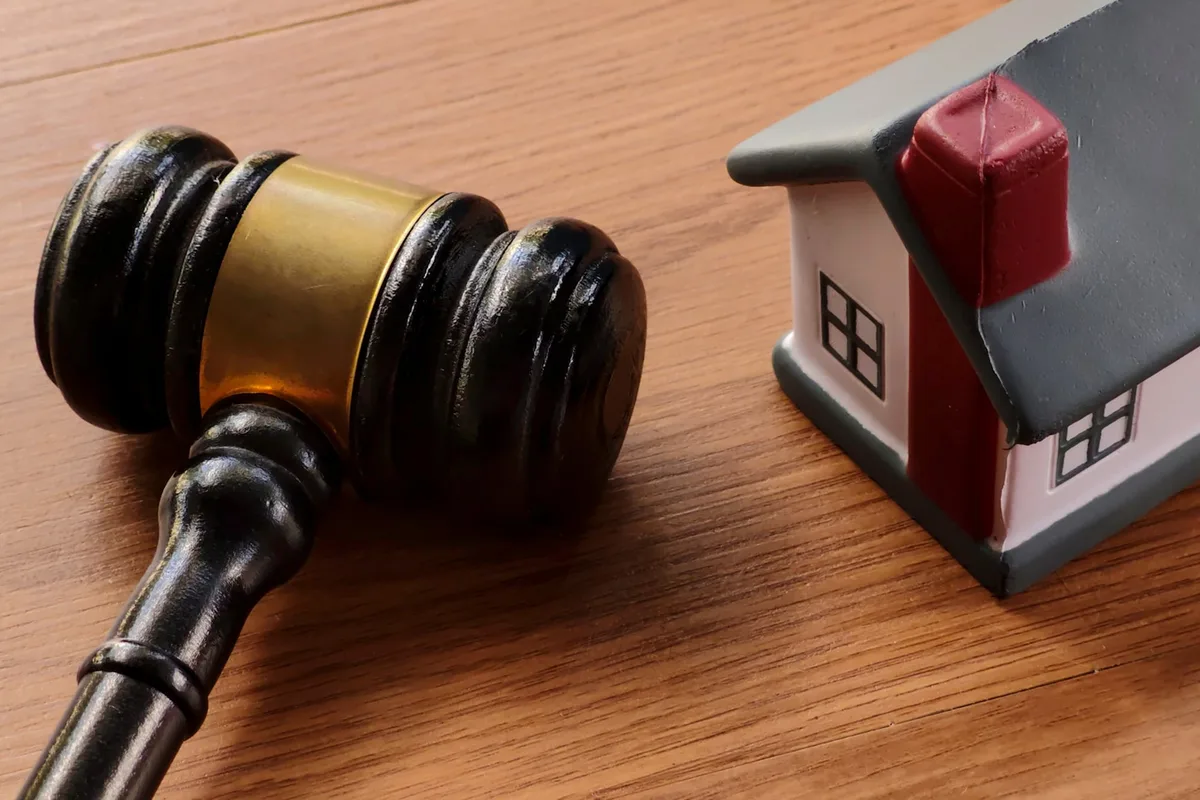 Remate vs. mercado: cuánto se puede ahorrar realmente al comprar una propiedad en subasta