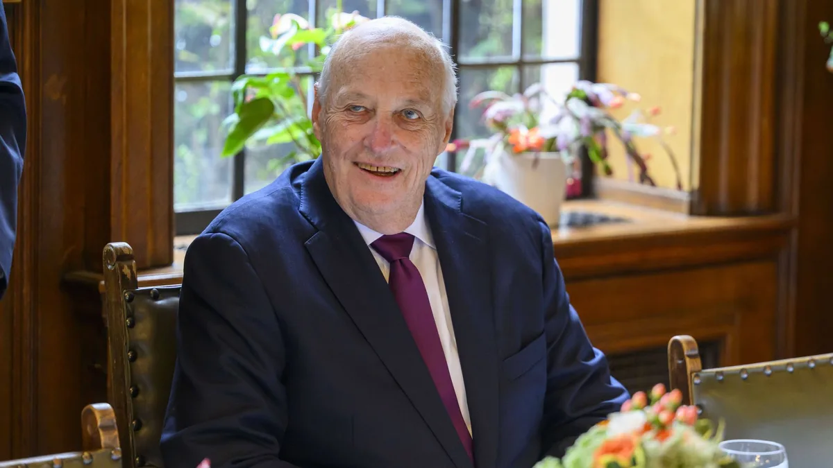 Última hora del estado de salud del rey Harald de Noruega: Marius Borg, hijo de la princesa Mette-Marit, acude al hospital