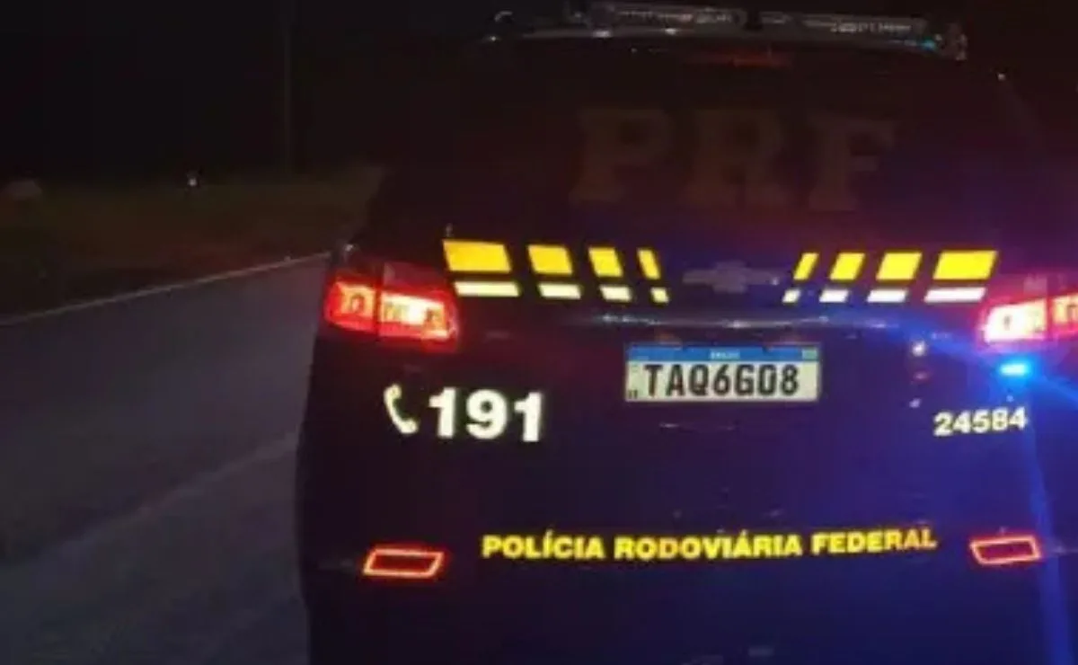 Motorista de Celta bate na BR-277, é preso por embriaguez e acumula CNH suspensa, débitos e curso de reciclagem pendente