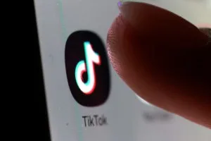 TikTok avalia permitir envio de dinheiro por mensagens diretas