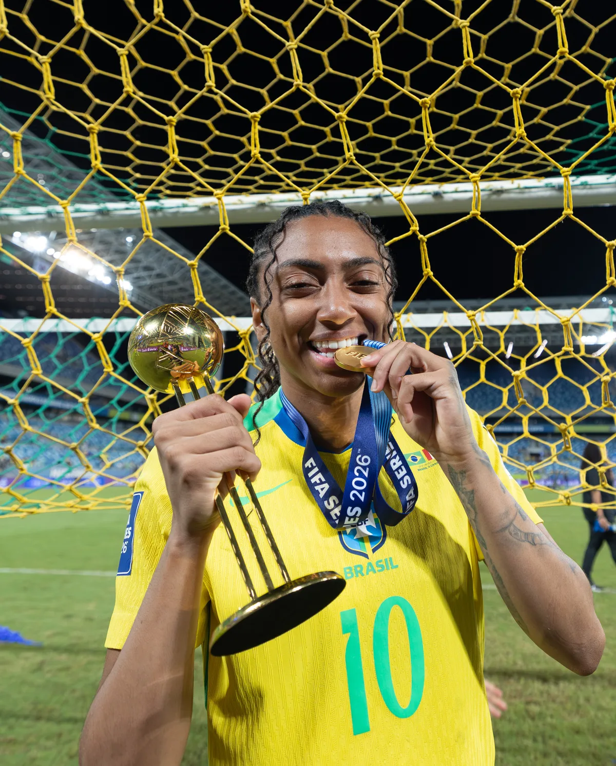Kerolin volta à seleção feminina com a camisa 10 e status de jogadora mais cara do país
