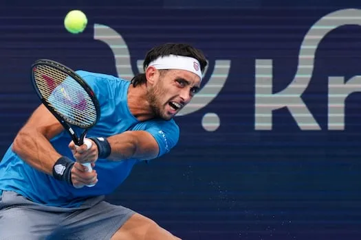 Djokovic falls in Cincinnati heat in first match since Wimbledon