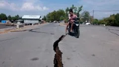 Terremoto de magnitude 7,7 mata ao menos 47 pessoas na Indonésia